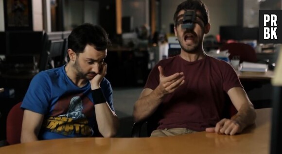 SURICATE (Golden Moustache) : deux Siri discutent dans la dernière vidéo du collectif de YouTubeurs