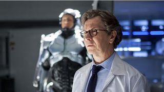 RoboCop - Gary Oldman : "RoboCop n'est plus de la science-fiction" (INTERVIEW)