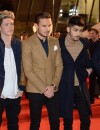 One Direction : Zayn Malik et ses potes prennent la pose sur le tapis rouge des NMA 2014