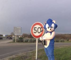 Rémi Gaillard : Sonic dépasse les limites (de vitesse) dans sa dernière vidéo