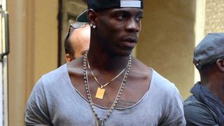 Mario Balotelli : joue-la comme Kanye West avec les paparazzi ?