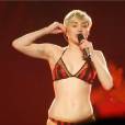 Miley Cyrus en sous-vêtements sur scène à Milwaukee le 9 mars 2014