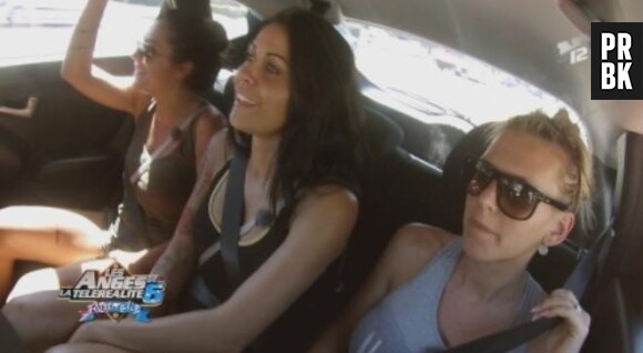 Les Anges de la télé-réalité 6 : Julien et ses trois drôles de dames en cours de conduite
