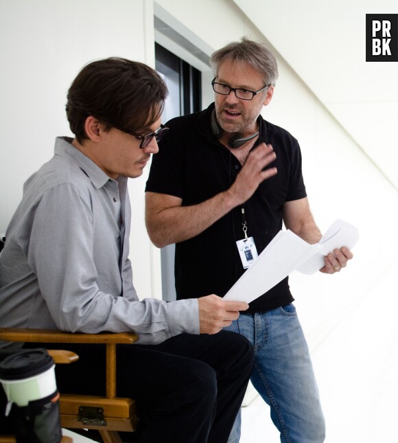 Johnny Depp et le réalisateur Wally Pfister sur le tournage de Transcendance
