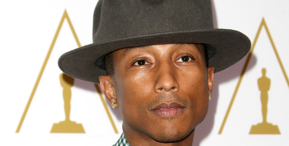  Pharrell Williams : un chanteur sensible en d&amp;eacute;couvrant un montage r&amp;eacute;alis&amp;eacute; par des fans 