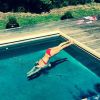 Laury Thilleman en mode "plouf dans la piscine", le 23 avril 2014 sur Instagram