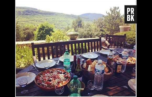 Laury Thilleman : photo de ses vacances en Provence, en avril 2014 sur Instagram