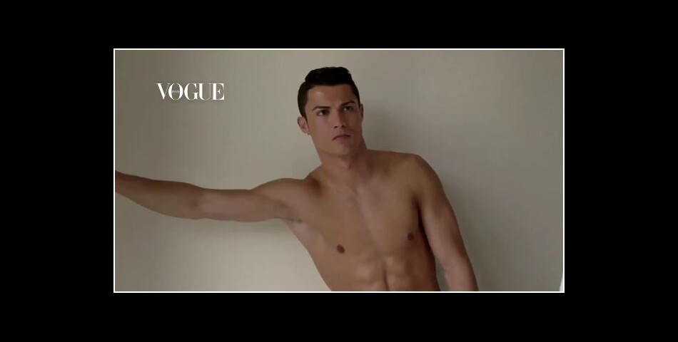  Cristiano Ronaldo torse nu devant l&#039;objectif de Mario Testino 
