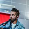 Kendji en interview pendant les répétitions de la tournée The Voice, le "The Voice Tour"