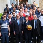 François Hollande supporter des Bleus, Didier Deschamps coach "exigeant"