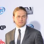 Fifty Shades of Grey : le départ de Charlie Hunnam ? "Un déchirement"