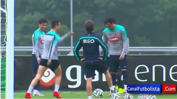 Cristiano Ronaldo danse la Samba... en plein entraînement