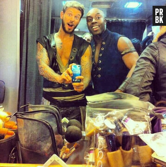 M. Pokora et Marc Antoine sur le tournage d'un clip de Robin des bois, le 22 avril 2013 au Portugal