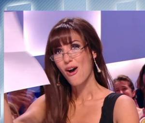 Doria Tillier en larmes pour ses derniers instants de Miss Météo dans Le Grand Journal de Canal +