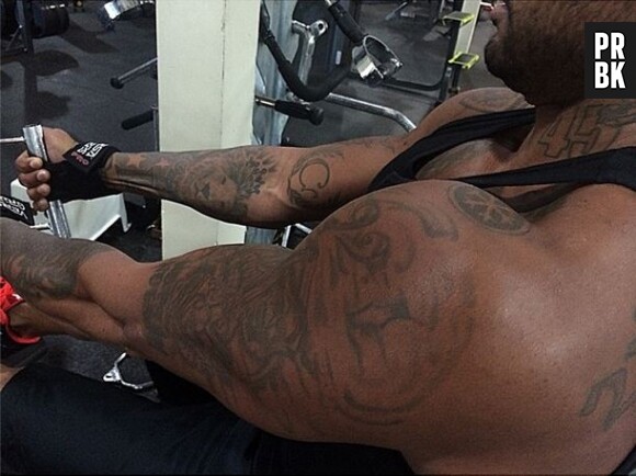 Booba sort ses gros bras musclés sur Instagram
