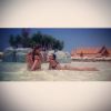 Secret Story 7 : Clara Bermudes et Emilie en bikini dans une piscine
