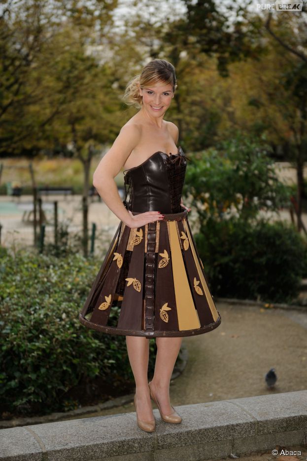 Louise Ekland : robe croquante avant le Salon du Chocolat 2014