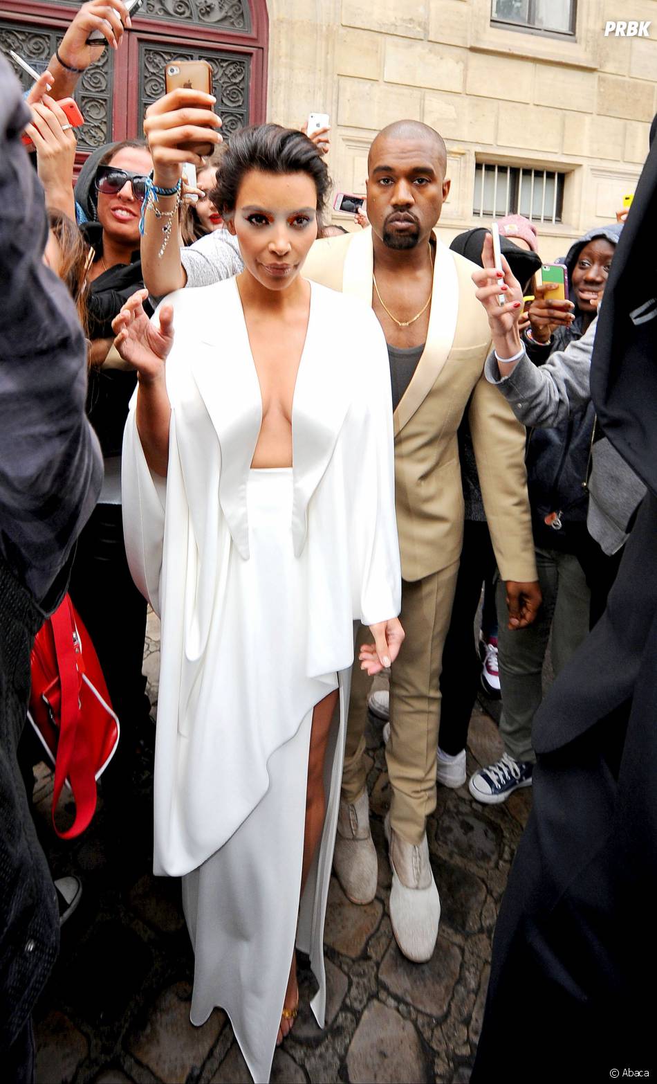 Kim Kardashian très décolletée avant son mariage, le 23 mai 2014 à Paris 