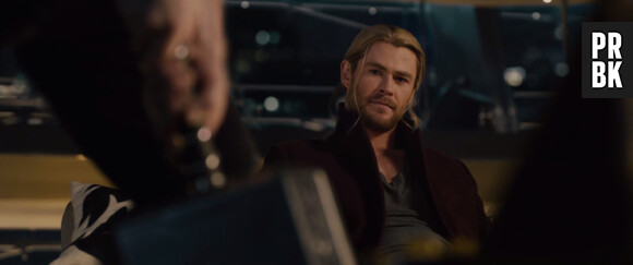 Avengers 2 : Thor prête son marteau