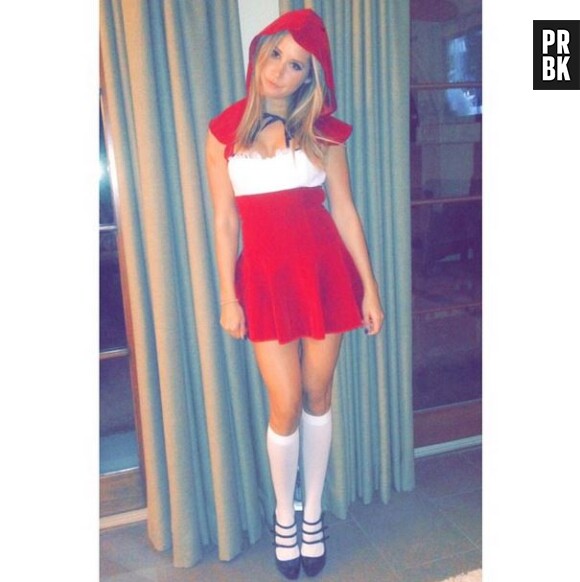 Ashley Tisdale sublime en chaperon rouge pour Halloween 2014