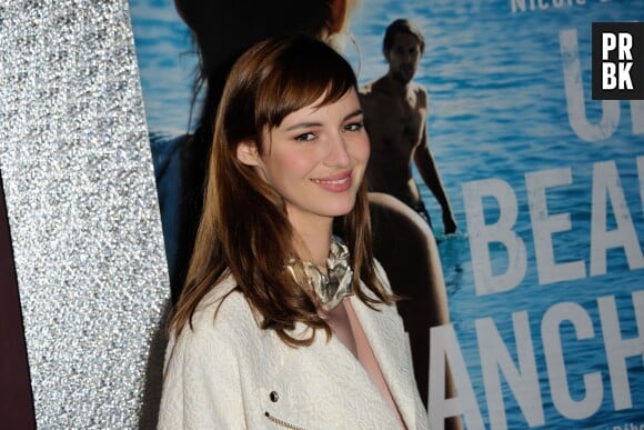 Louise Bourgoin sur le tapis rouge de l'avant-première du film Un beau dimanche, le 3 février 2014 à Paris
