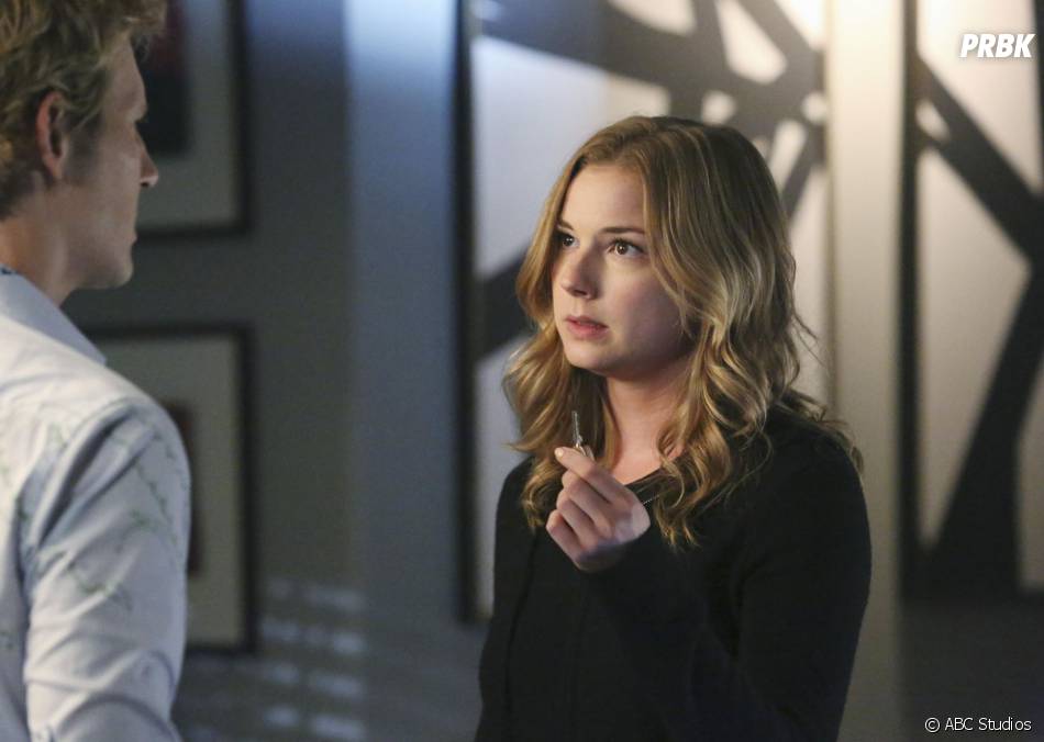 Revenge Saison 4 Streaming Revenge saison 4, épisode 7 : Emily VanCamp sur une photo - Purebreak
