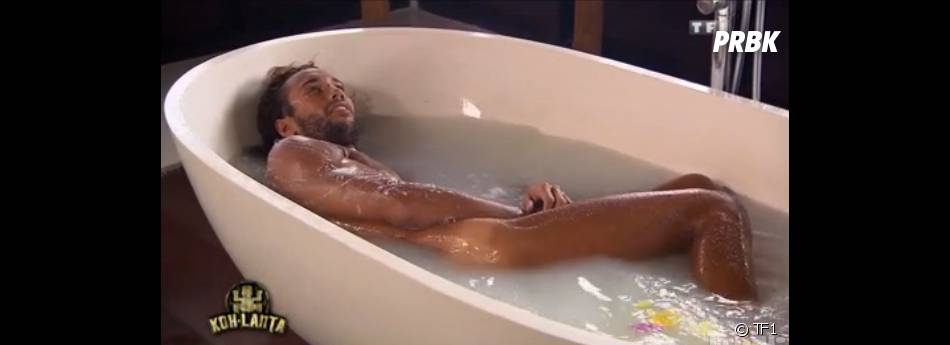  Koh Lanta 2014 : Laurent nu dans son bain 