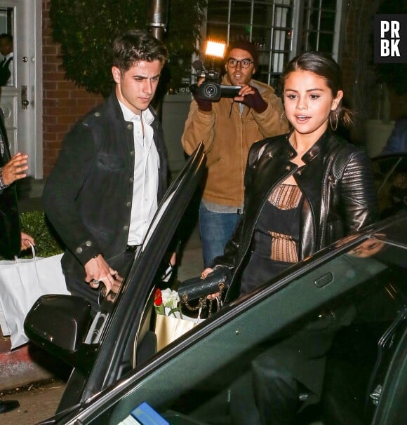 Selena Gomez avec David Henrie (Les Sorciers de Waverly Place) à Los Angeles, le 15 novembre 2014