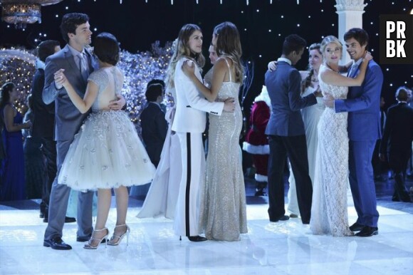 Pretty Little Liars saison 5, épisode 13 : les couples sur une photo
