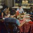 Pretty Little Liars saison 5, épisode 13 : dîner pour les personnages sur une photo