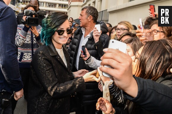 Demi Lovato : ses fans rassemblés devant les studios de NRJ le 21 novembre 2014