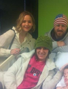 Jennifer Lawrence auprès d'un enfant malade à l'hôpital Kosair, le 24 décembre 2014