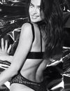  Irina Shayk en petite tenue pour le calendrier de l'Avent de LOVE 
