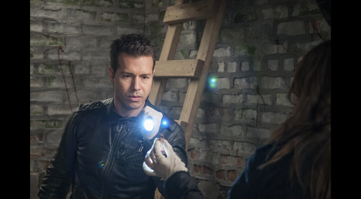 Photo : Chicago Police Department saison 1 : Jon Seda sur une photo