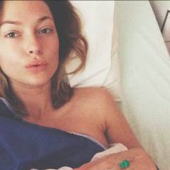 Caroline Receveur opérée : photo depuis son lit d'hôpital pour donner de ses nouvelles