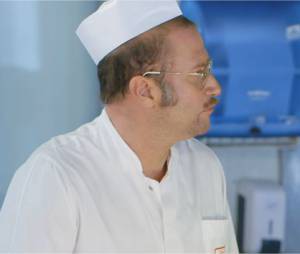 François Damiens : Le Boucher dans Les Caméras planquées de François Damiens en Corse sur D8