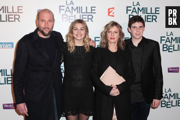 François Damiens avec Louane, Karine Viard et Luca Gelberg du casting de La Famille Bélier