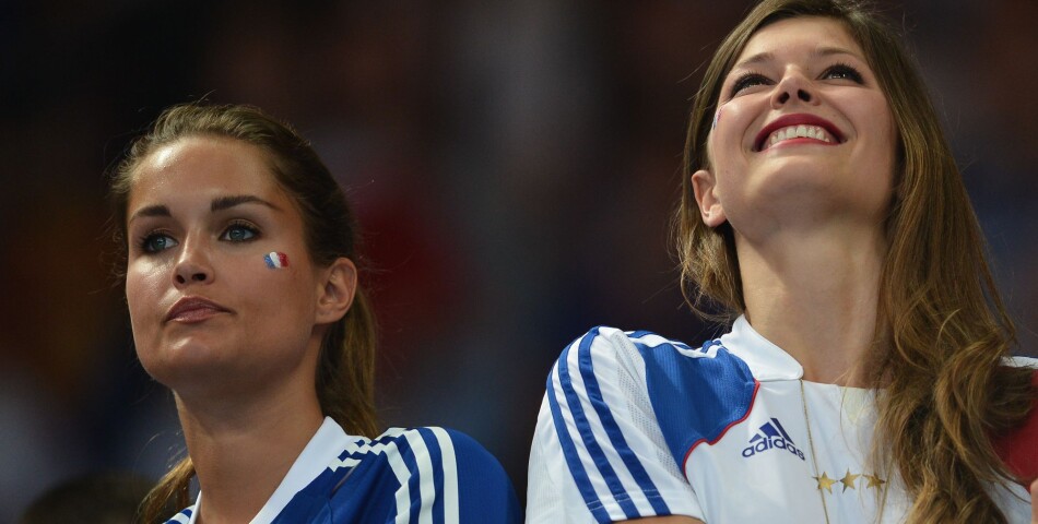 Jeny Priez et Géraldine Pillet, supportice de charme des handballeurs français