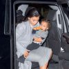 Kim Kardashian crée la polémique en faisant porter un gilet pare-balles à sa fille North