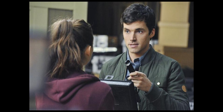 Pretty Little Liars saison 5 : Ezra peut-il être A ?