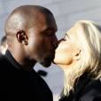Kim Kardashian et Kanye West s'embrassent à Paris le 6 mars 2015