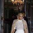 Kim Kardashian : sa robe résille montre tout à Paris le 6 mars 2015