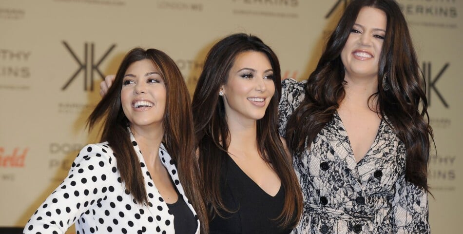  Kim Kardashian et ses soeurs Kourtney et Khloe sur une photo 