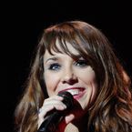 Zaz : Russell Crowe lui fait une "déclaration", elle lui adresse un message
