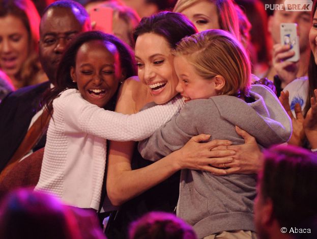 Angelina Jolie avec ses filles Zahara et Shiloh aux Kids Choice Awards 2015, le 28 mars 2015 à Los Angeles