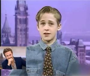 Ryan Gosling gêné devant des images de ses débuts enfant au Club Mickey, au JT de 20h de France 2, le 5 avril 2015