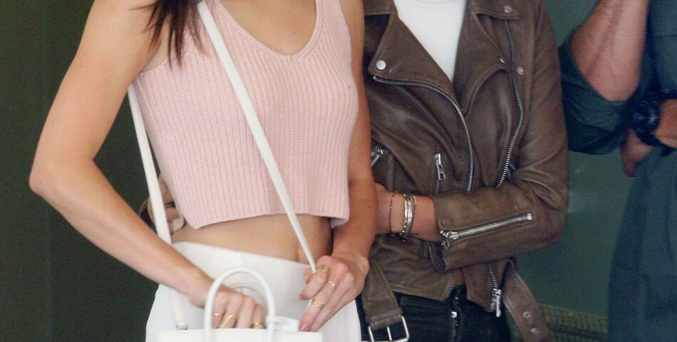 Kendall Jenner et Hailey Baldwin le 23 avril 2015 à Los Angeles