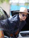 Justin Bieber s'occupe de sa petite-soeur Jazmyn le 23 avril 2015 à Los Angeles
