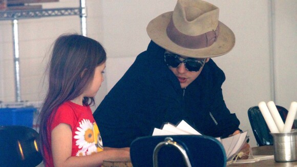 Justin Bieber : accompagné de Kendall Jenner et Hailey Baldwin, il gâte sa petite soeur