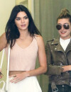 Hailey Baldwin et Kendall Jenner le 23 avril 2015 à Los Angeles
